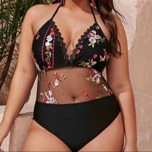 Women’s swimsuit size 1XL (14)